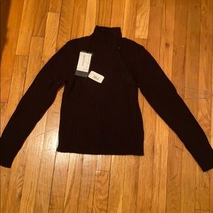 Super soft wool sweater with zipper detail